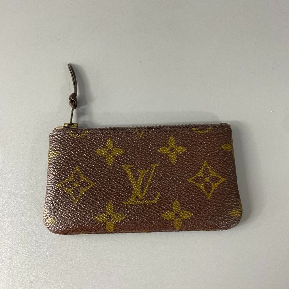 100% Authentic Louis Vuitton Monogram Key Pouch